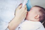 نجات جان ۸۲۰ هزار کودک با شیر مادر/ فواید تغذیه کودکان با شیر مادر چیست؟