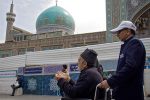 روایتی از خدمت به زائران کم‌توان حرم امام رئوف(ع)