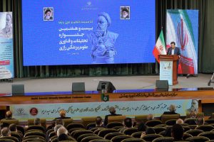 باید برای دستیابی به جایگاه مرجعیت علمی تلاش کنیم