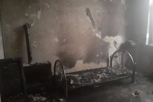 آتش سوزی خانه ویلایی به دلیل اتصالی سیم برق پنکه