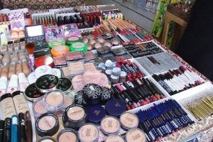 بیش از هفت هزار قلم لوازم آرایشی قاچاق در گیلان کشف شد