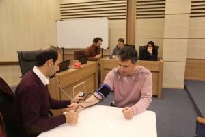 غربالگری فشار خون و قند خون بیش از یک هزار و ۱۰۰ تن از کارکنان ادارات و سازمان های رشت