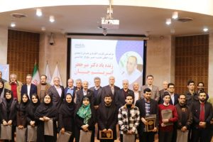 دکتر ابریشم چیان مصداقِ بارزِ مردِ نکونام نمیرد هرگز است