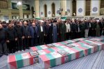رهبر انقلاب بر پیکر هفت شهید راه قدس نماز اقامه کردند
