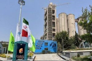 ساخت و نامگذاری میدان شهدای خدمت در مرکز کارخانه تولیدی سیمان خزر