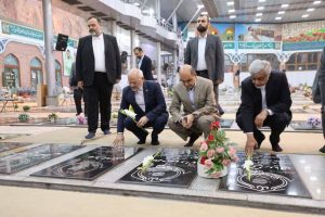 ادای احترام رئیس دفتر رئیس جمهور به مقام شامخ شهدای رشت