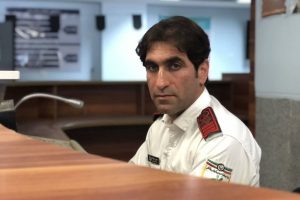 نگهبان قهرمانی که ایستاد تا کودکی از نفس نیفتد