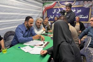 میز خدمت شهرداری و شورای اسلامی شهر رشت در پیاده راه فرهنگی شهدای ذهاب برگزار شد