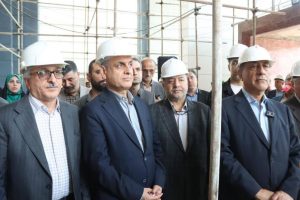 بازدید معاون اجرایی رئیس جمهور و استاندار گیلان‌ از بیمارستان در حال احداث لاکان رشت