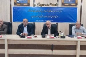 اهدا لوح تقدیر رئیس بسیج اصناف کشور به مدیرکل صمت گیلان/اصناف گیلان در سخت‌ترین روزها بازار را سرپا نگه داشتند