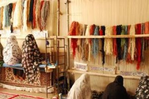 بیش از ۴۸۰۰ بافنده و فعال صنایع دستی شناسه دار تحت پوشش تامین اجتماعی گیلان هستند