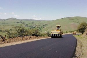 عملیات آسفالت بزرگراه ۱۴۰۰ متری آستارا–آستارا آغاز شد